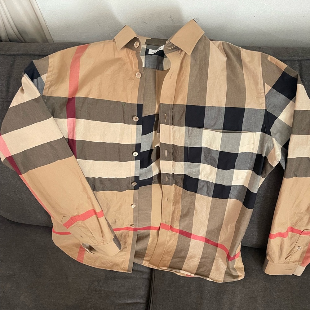Men’s Burberry shirt